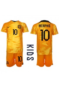 Nederland Memphis Depay #10 Babytruitje Thuis tenue Kind WK 2022 Korte Mouw (+ Korte broeken)